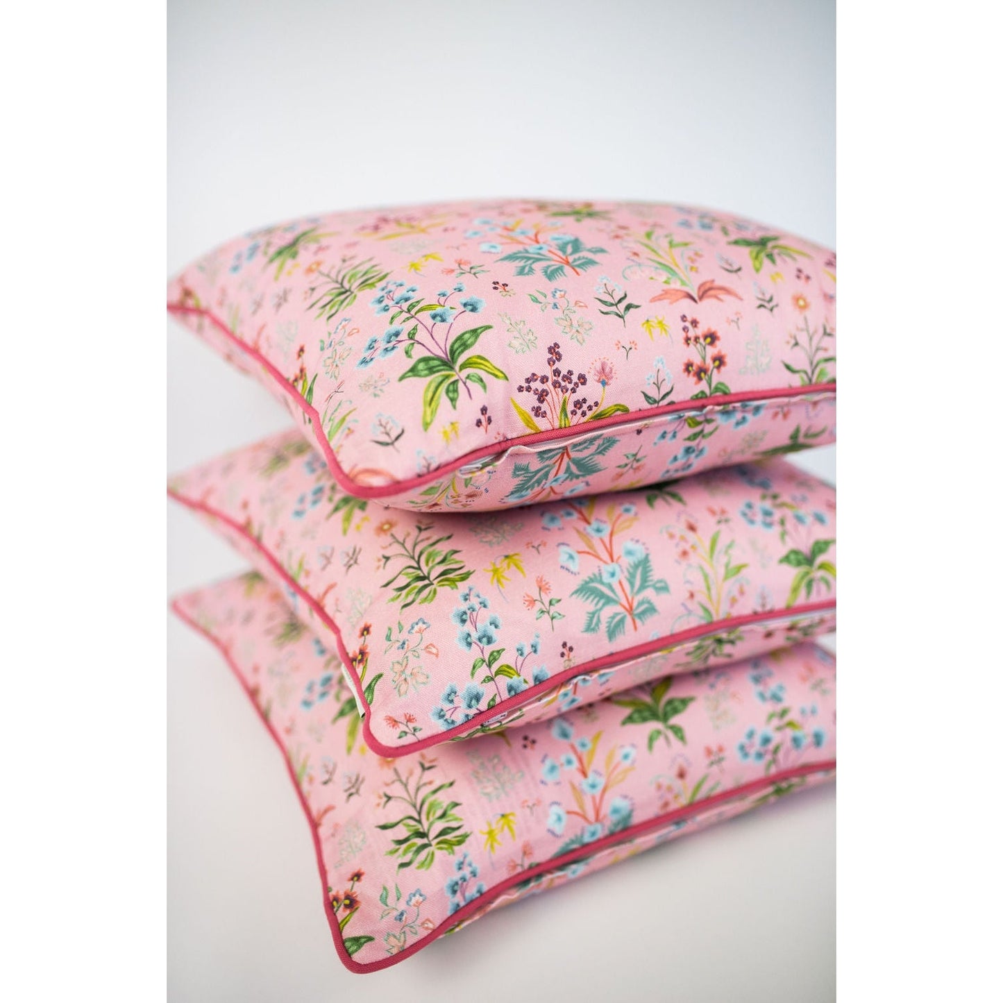 Meadow Multi Petal Pillow w/ Pink Welt