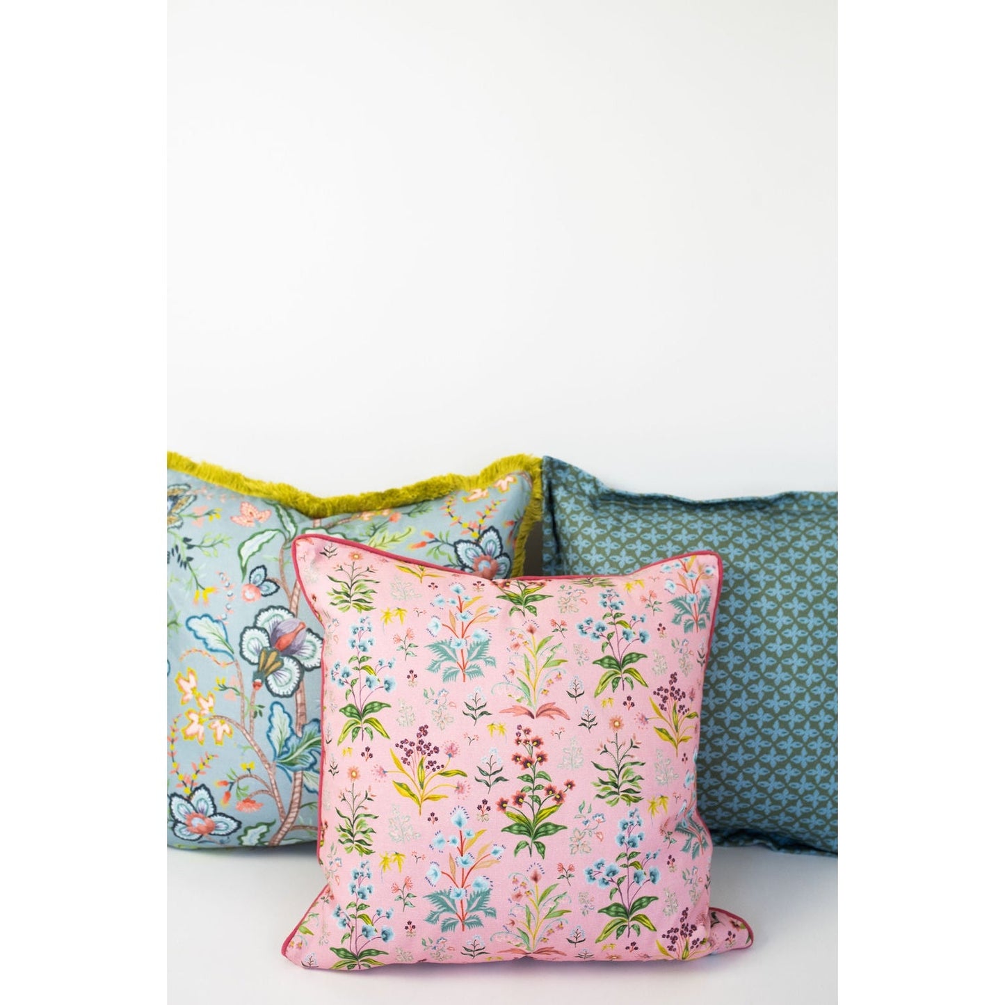Meadow Multi Petal Pillow w/ Pink Welt
