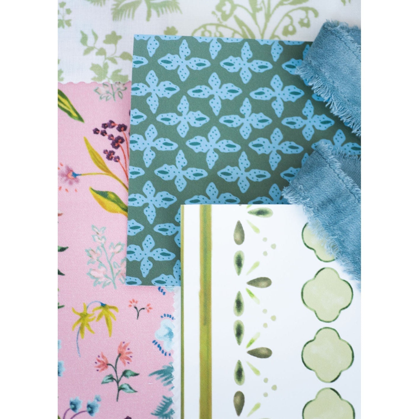 Meadow Multi Wallpaper - Petal
