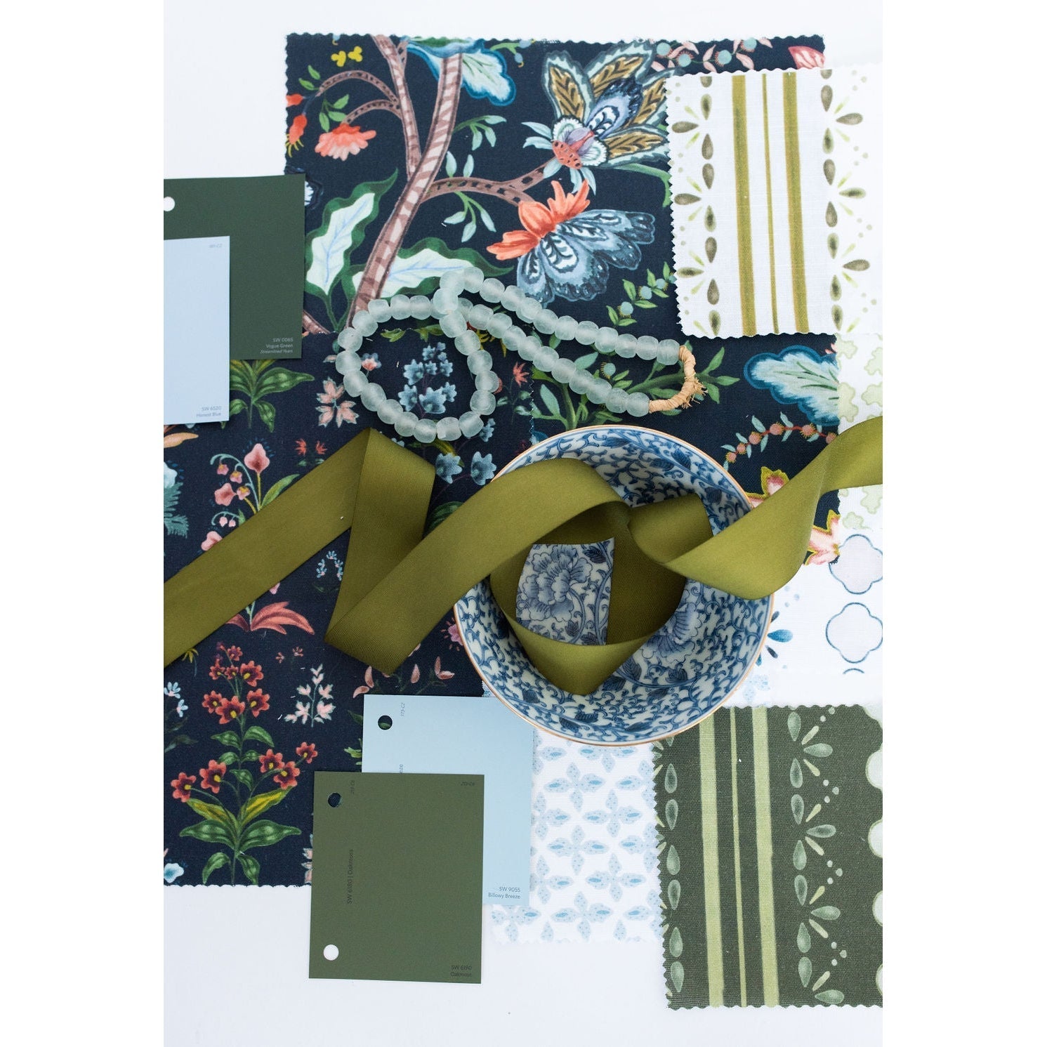 Stratford Fabric - White / Fern