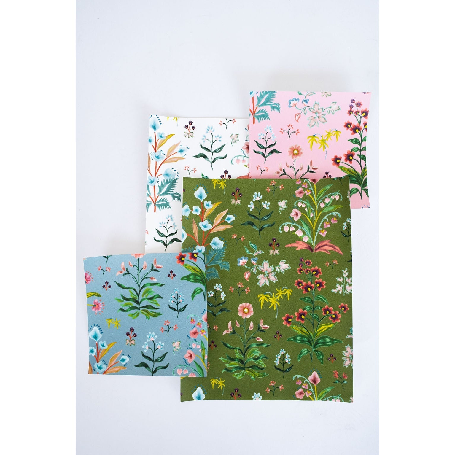 Meadow Multi Wallpaper - Petal