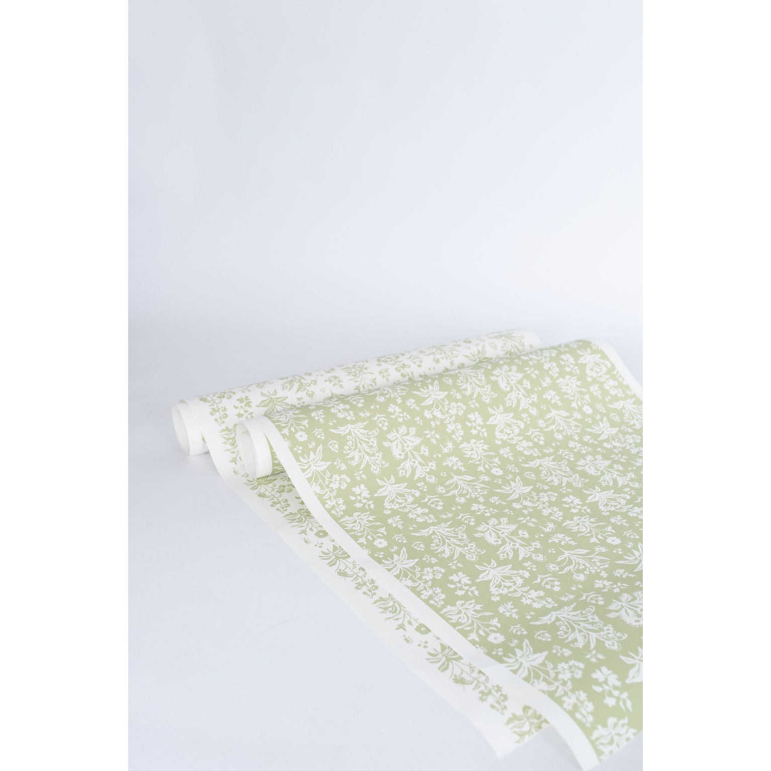 Meadow Wallpaper - White / Apple