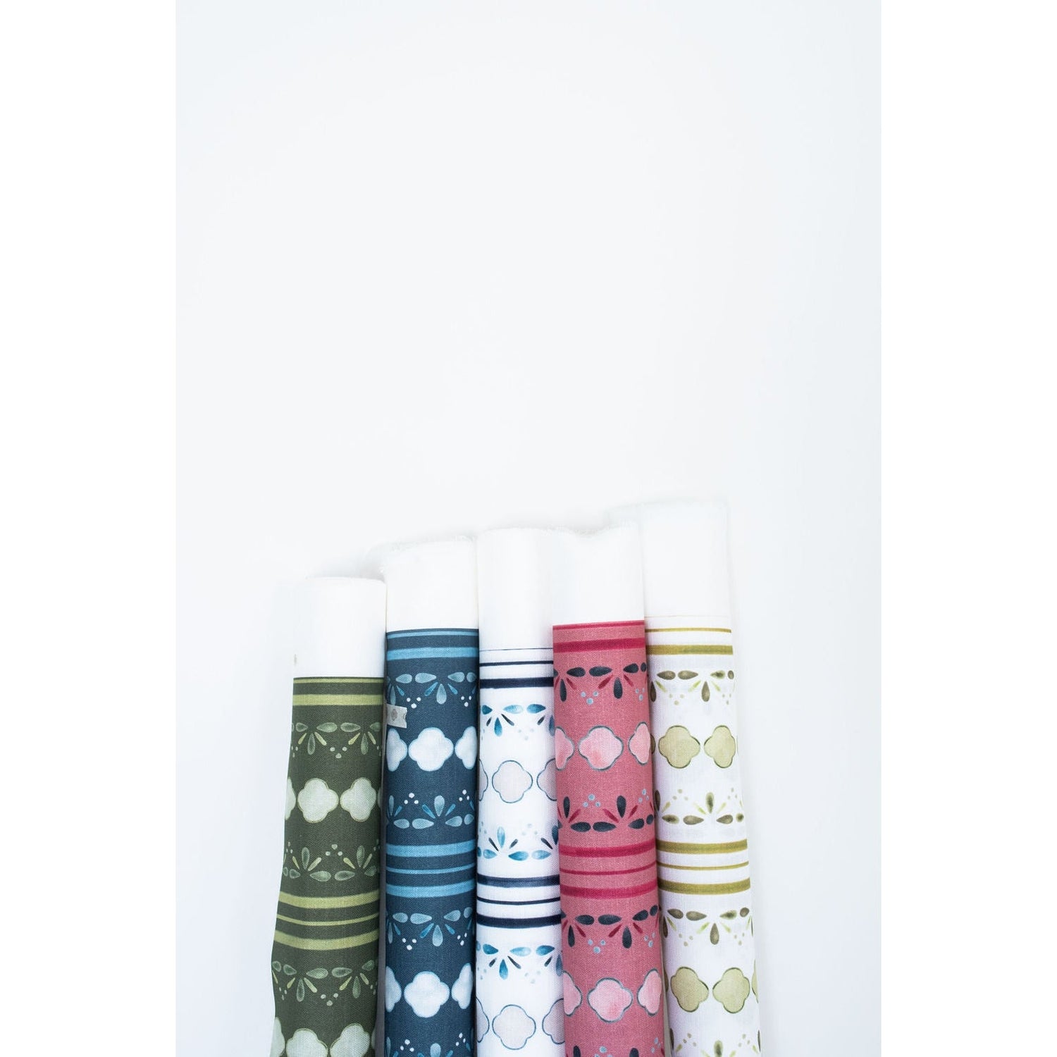 Stratford Fabric - White / Fern