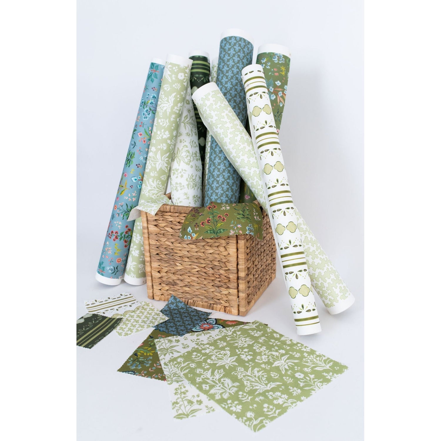 Stratford Wallpaper - White / Fern