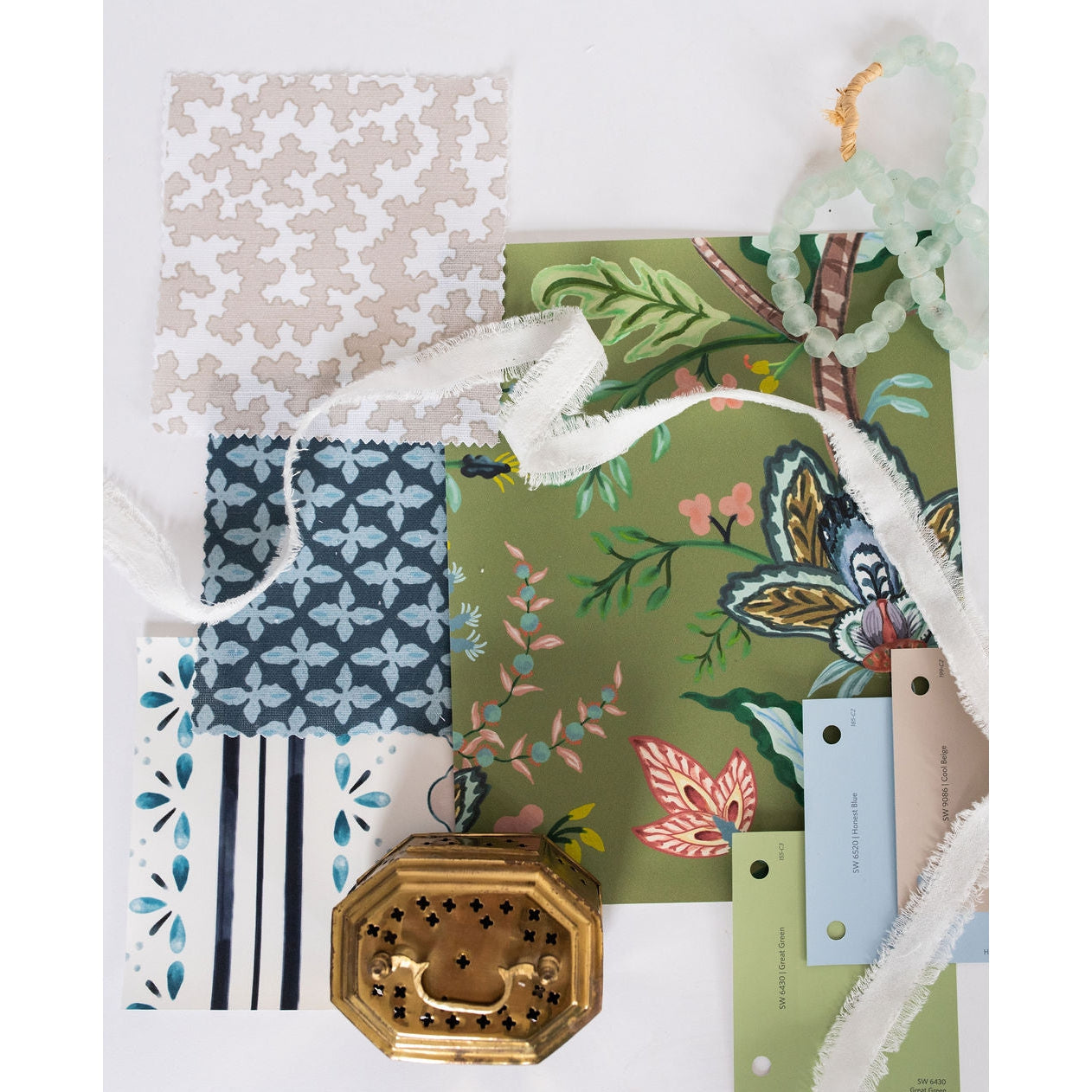 Vera Vine Wallpaper - House Green