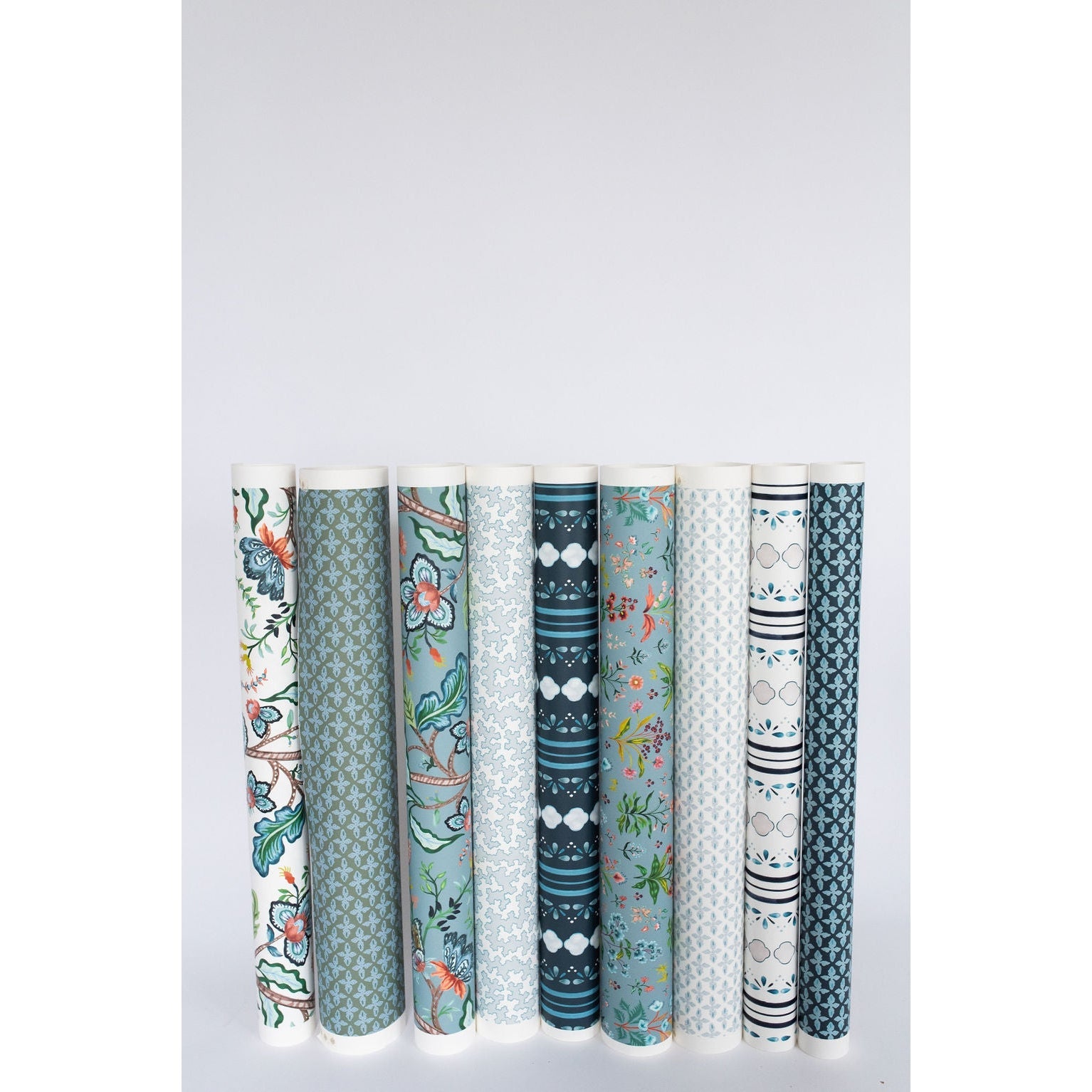 Vera Vine Wallpaper - White